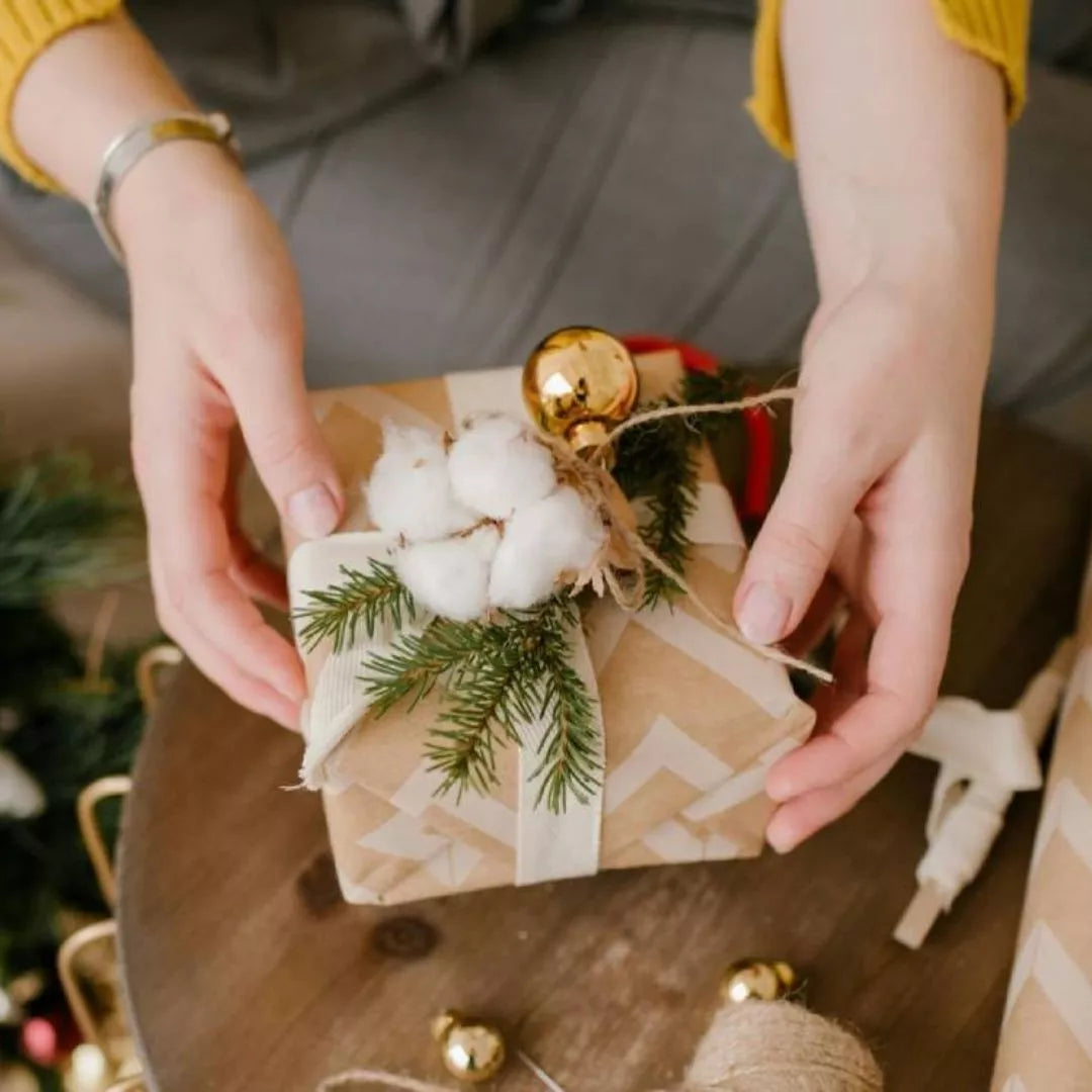 Top 10 des cadeaux artisanaux français à offrir à Noël Image