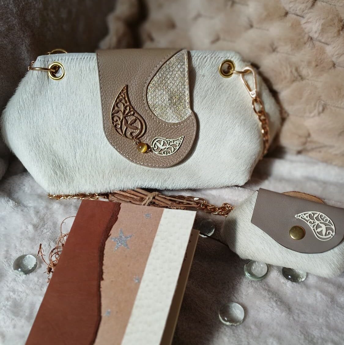 Les Complices Ivory Image