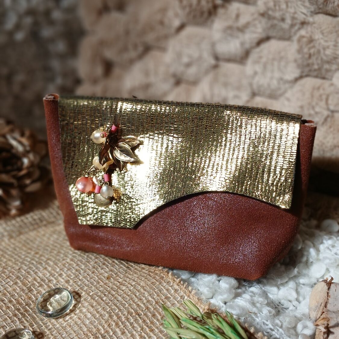 Pochette Isis