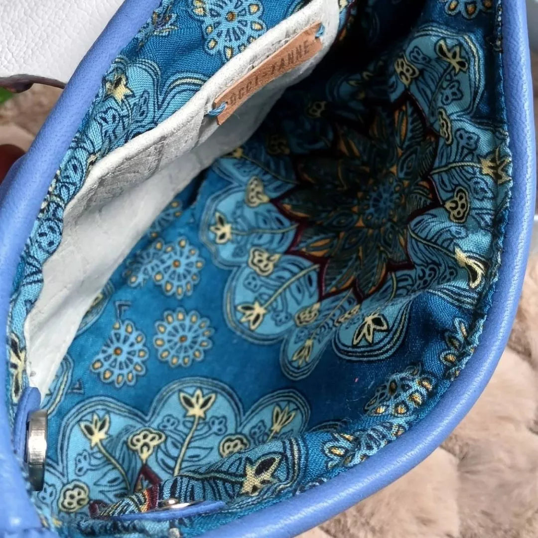 Sac bandoulière Alizé chute de cuir bleu – Doublure inrérieure - Mode éthique | Occi-Tanne