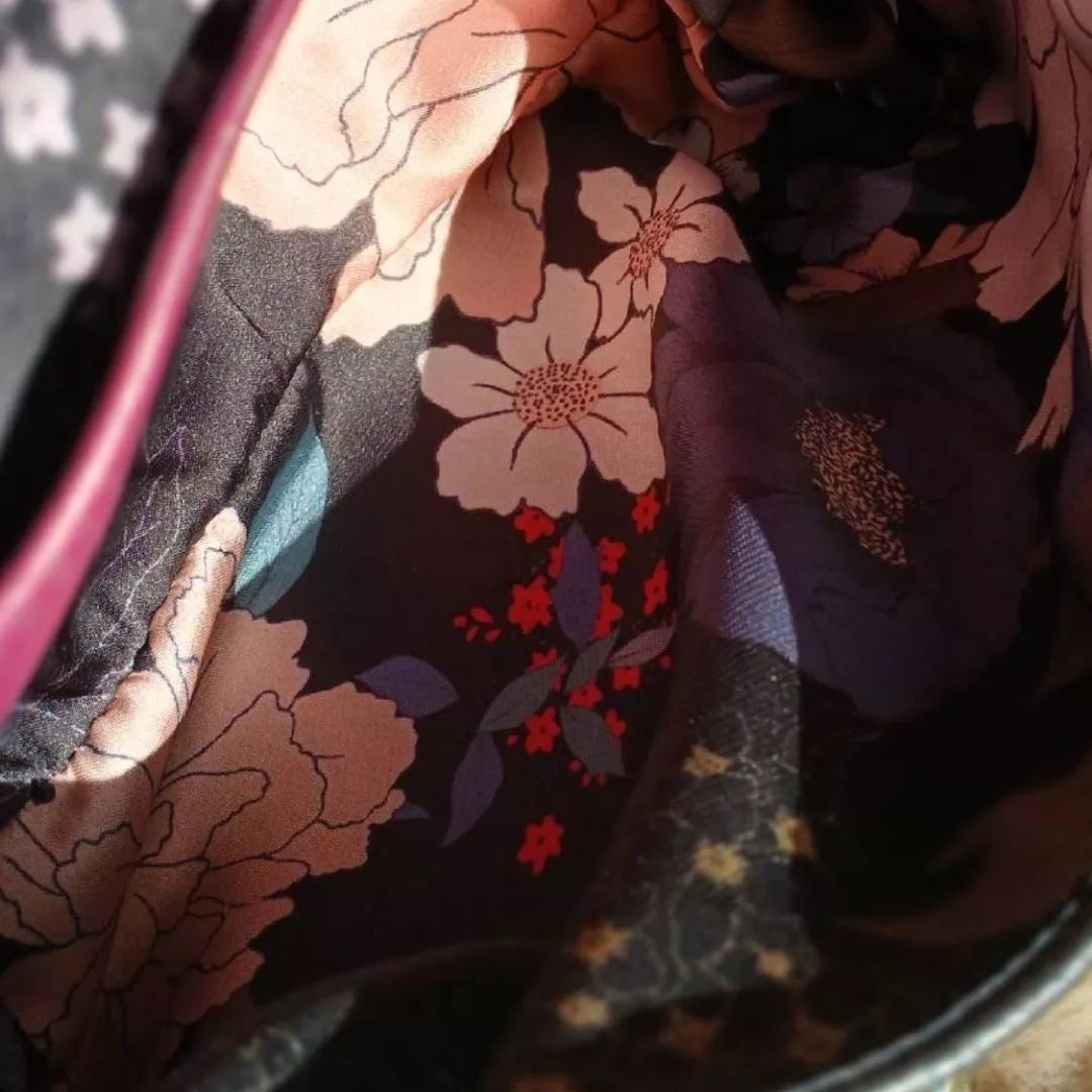 Doublure recyclée sac bandoulière Galante cuir noir – Artisanat Occitanie | Occi-Tanne